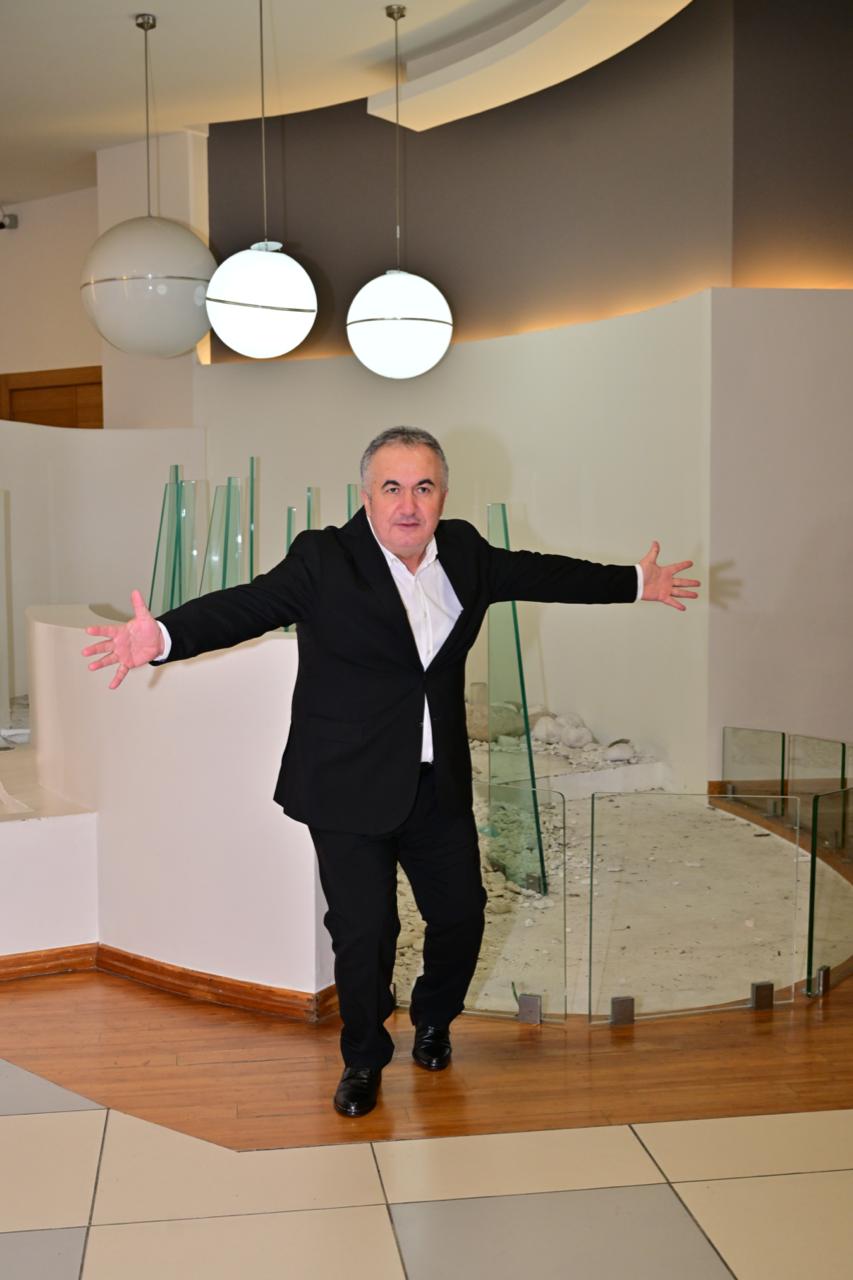 Erol Arat portre